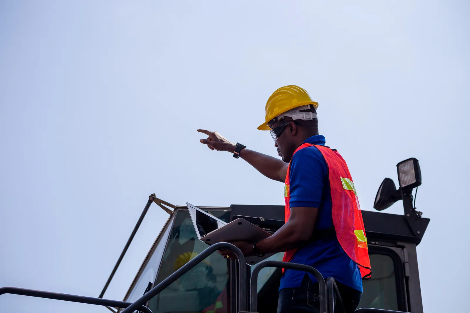 A supervisor recording machine activity and the reason for a stoppage at source