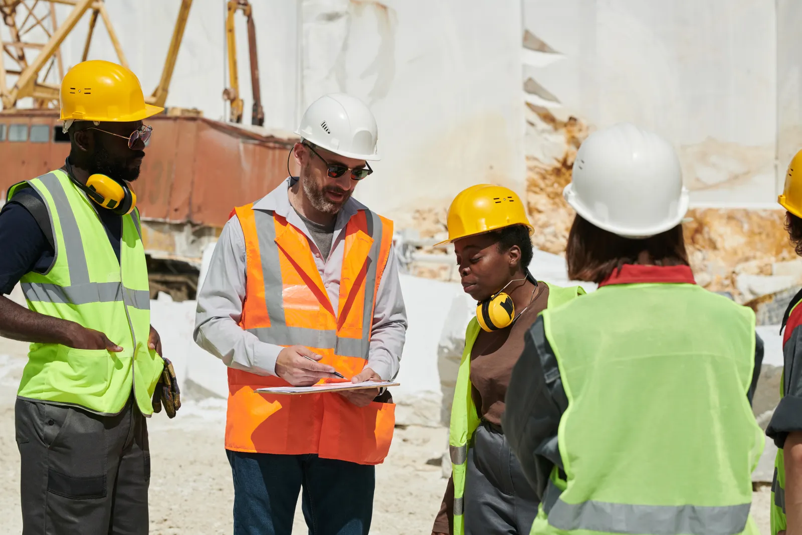 A workshop and operations review working from one connected equipment record